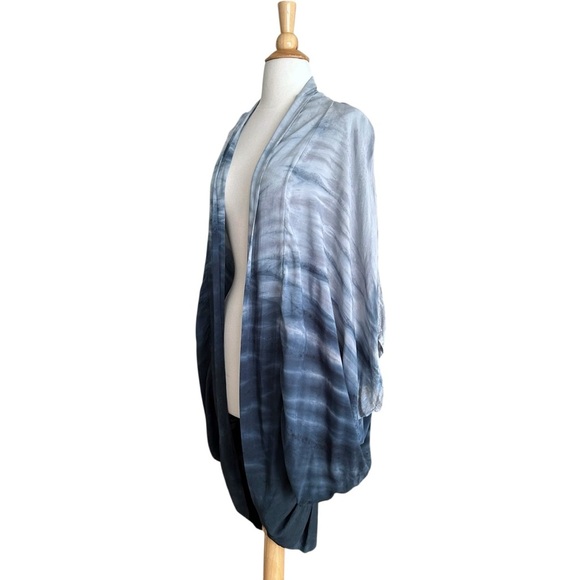 TINA+JO Anthro Gradient Blue Rayon Kimono Topper Relaxed Fit Casual Coverup Sm - Picture 5 of 13